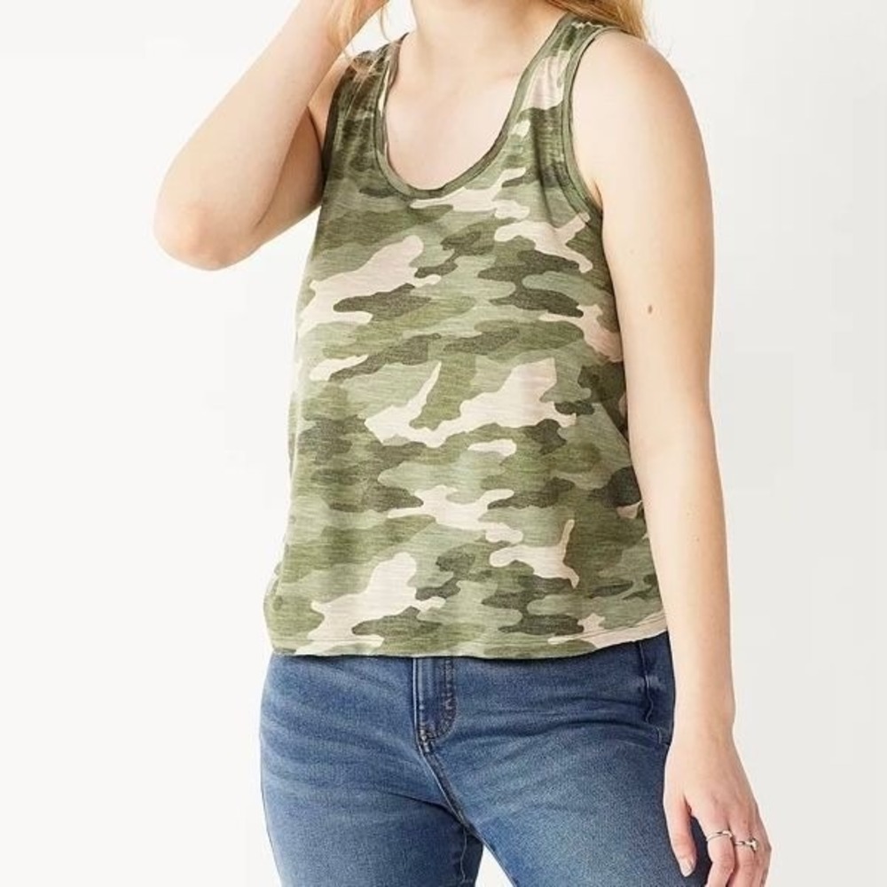Juniors NWT SO Relaxed Scoopneck Tank Top in Green Camo XXL